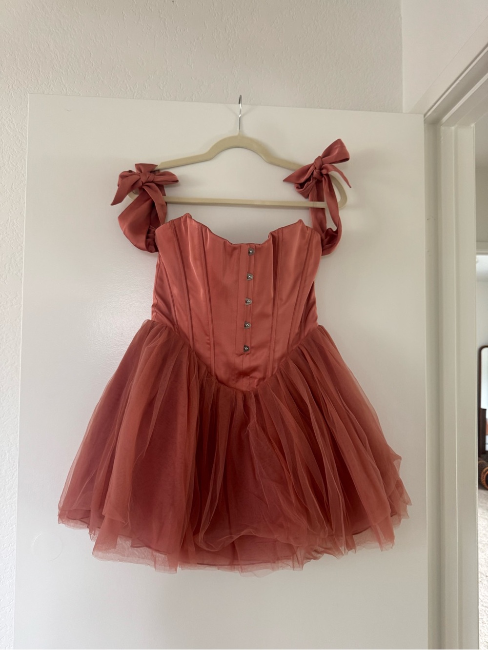 Oh Polly - REINE Off Shoulder Tulle Skirt Mini Dress in Pink - Picture 4 of 6